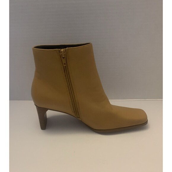 White Mountain Women's Zipper Ankle Booties Size 5 1/2 Tan - Picture 5 of 9